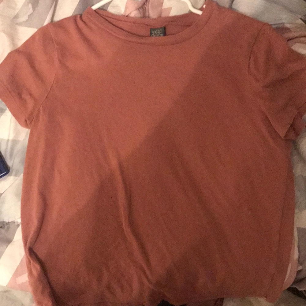 Cropped brown shirt